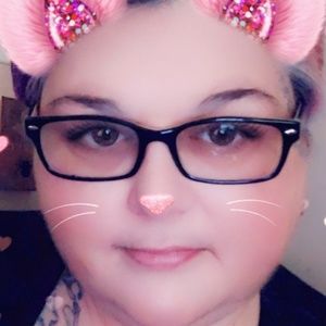 Meet your Posher, Elaine